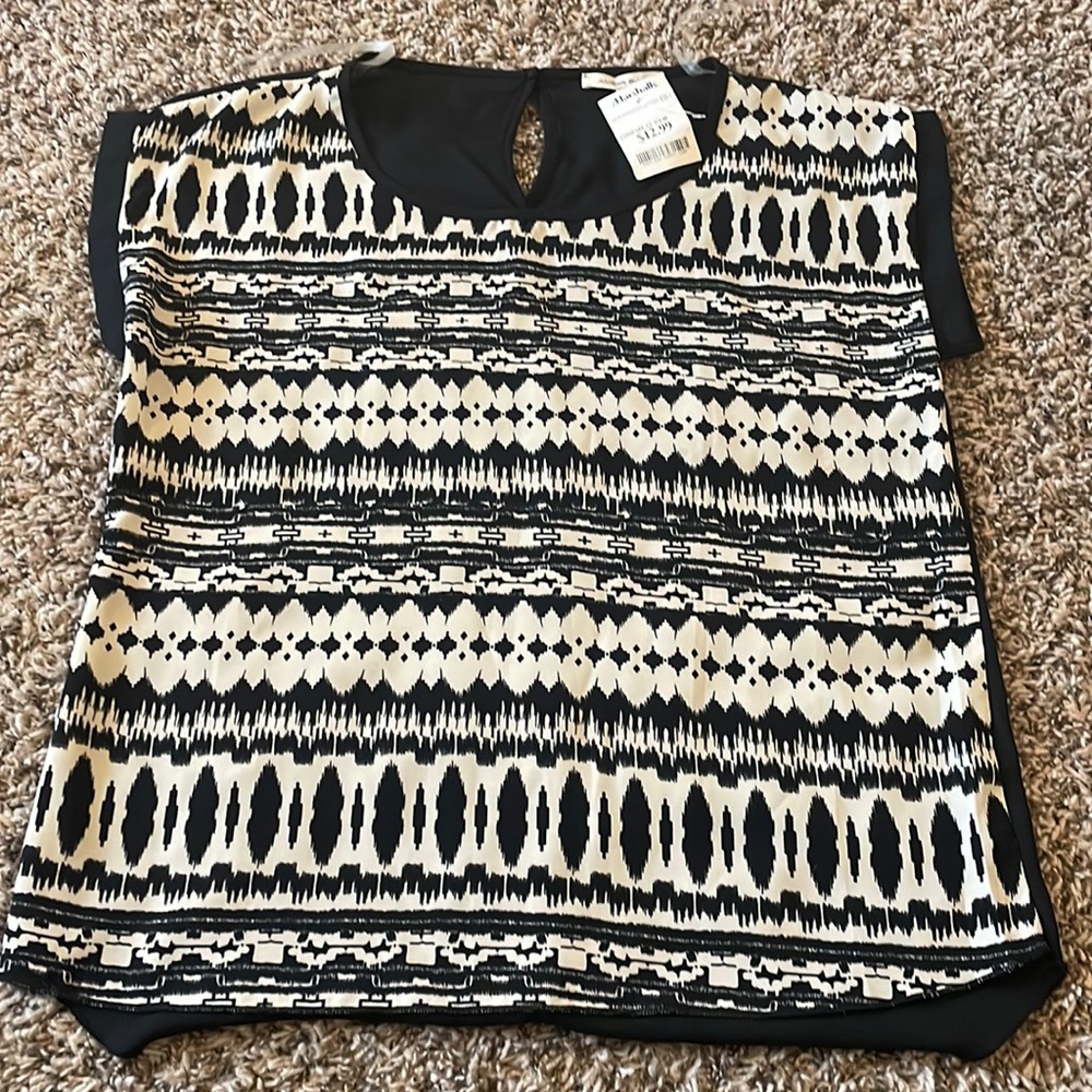 NWT black and cream colored tribal print top
